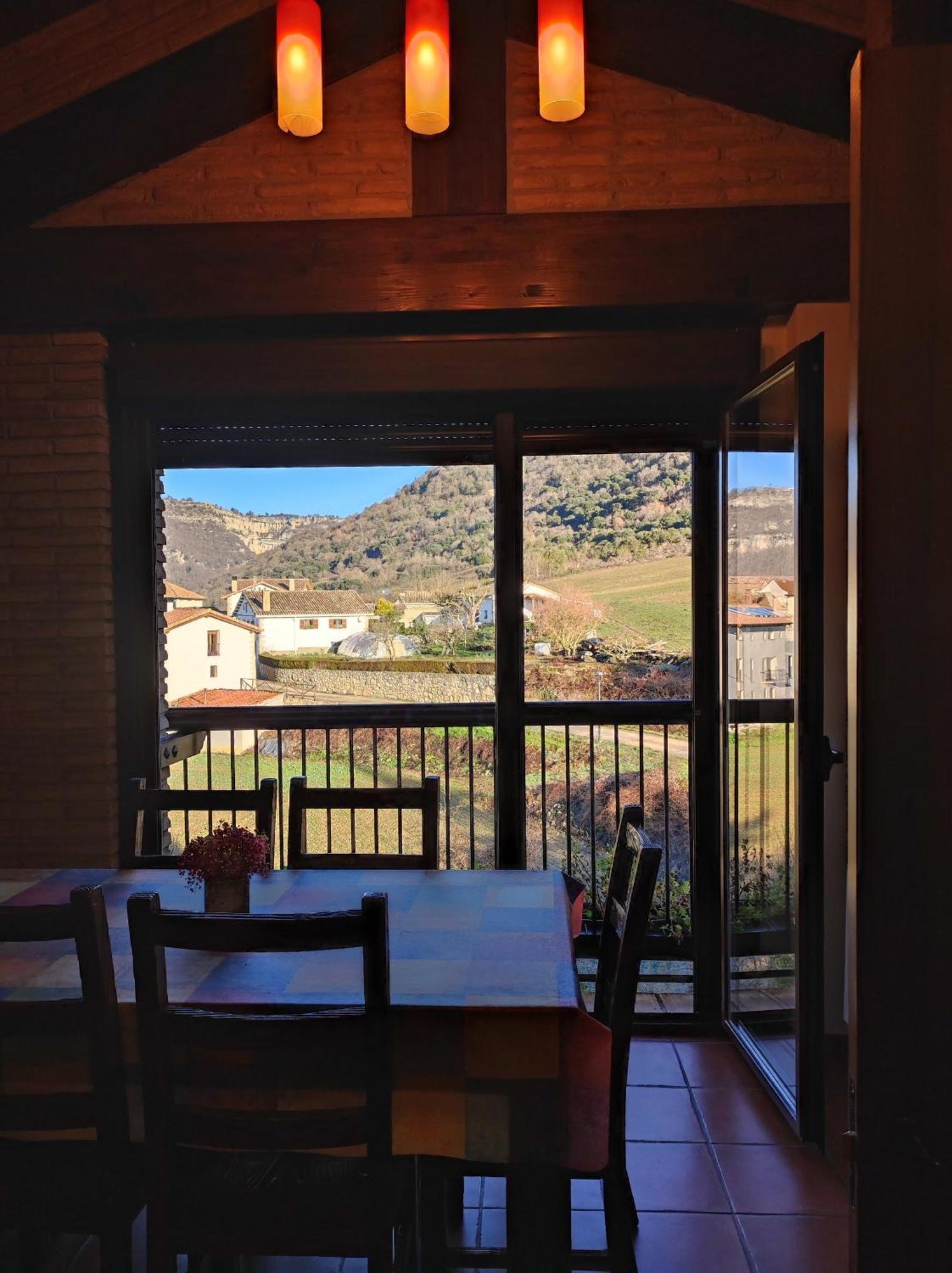 Casa Rural Urederra 1 Y 2, En Baquedano, Donde Inicia La Ruta Del Nacedero Del Urederra Exterior foto